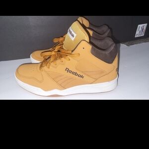 Reebok Men's Tan Sneakers